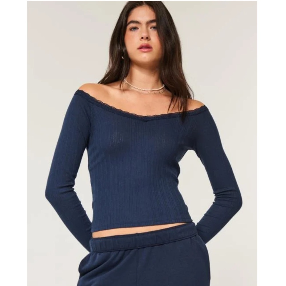 Hollister Pointelle lace trim v-neck top in navy blue S NWT